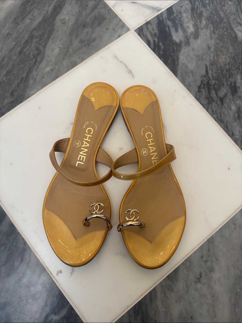 CHANEL Tan & Camel Leather CC Toe-Ring Slide Sandals